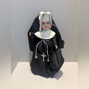 Vintage 1950/60s Nun Doll Black Habit,crucifix, moving eyes/head church faith